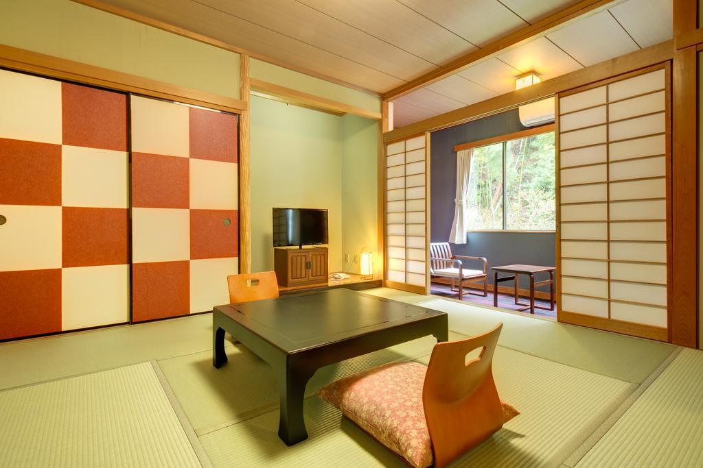 Yugawara-Onsen Komachikan Luaran gambar
