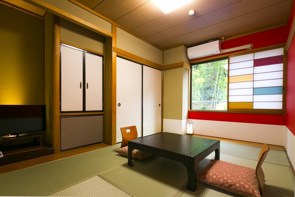 Yugawara-Onsen Komachikan Luaran gambar