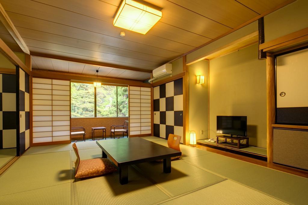 Yugawara-Onsen Komachikan Luaran gambar