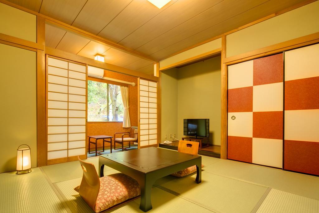 Yugawara-Onsen Komachikan Luaran gambar