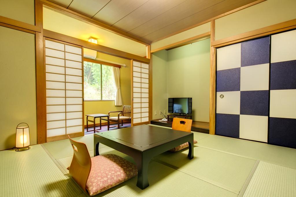 Yugawara-Onsen Komachikan Luaran gambar