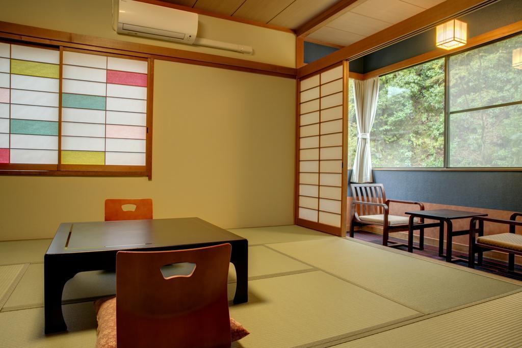 Yugawara-Onsen Komachikan Luaran gambar