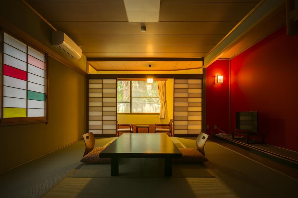 Yugawara-Onsen Komachikan Luaran gambar